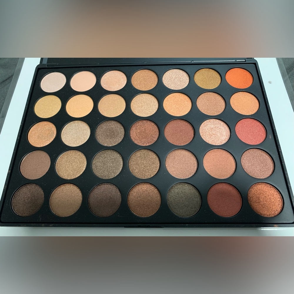 Morphe 35OS eyeshadow palette